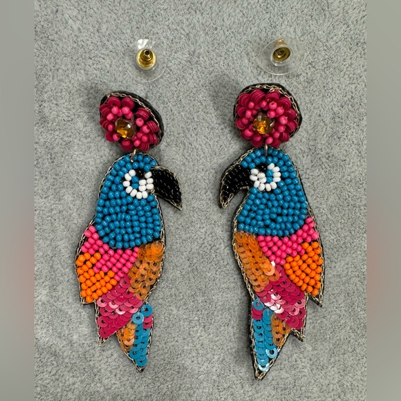 🦜Parrot bead and sequins statement earrings - Picture 3 of 4